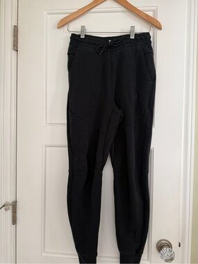 Nike Tech Black Men's Jogger Sweatpants. Size XS
